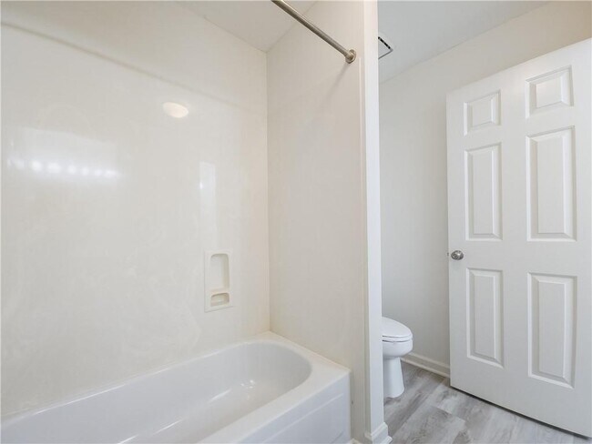 Building Photo - 7335 Craigleith Dr