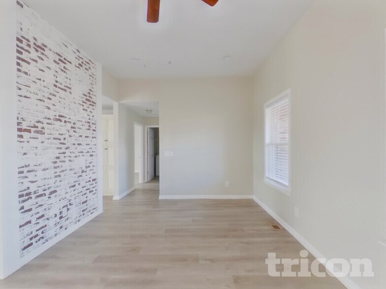 Building Photo - 1921 Sheffield Ln