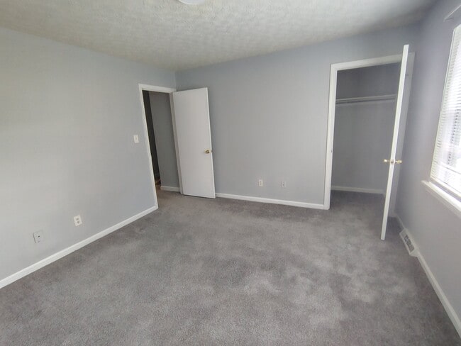 Building Photo - 36 Ferguson Dr
