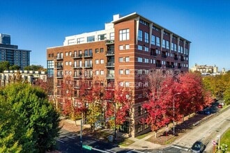 Building Photo - 715 N Church St