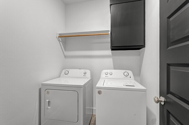 Building Photo - 3011 Alpha Wolf Ct
