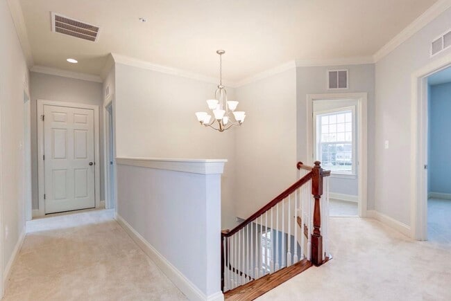 Building Photo - PERFECT IN POOLESVILLE Semi- Custom 5 bed + 4.5 Bath