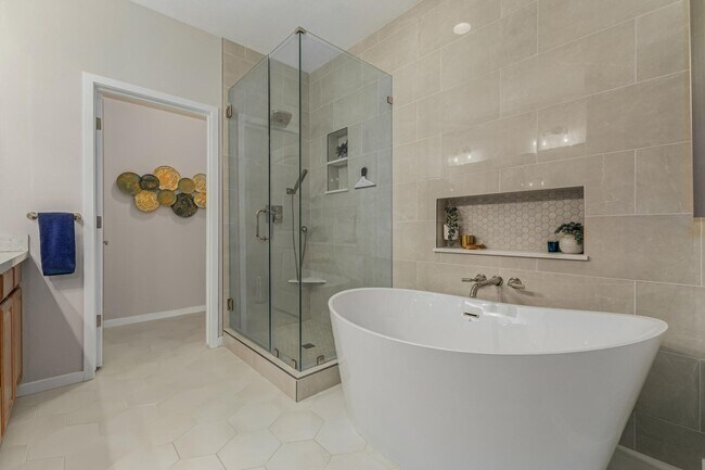 Building Photo - 10260 E White Feather Ln