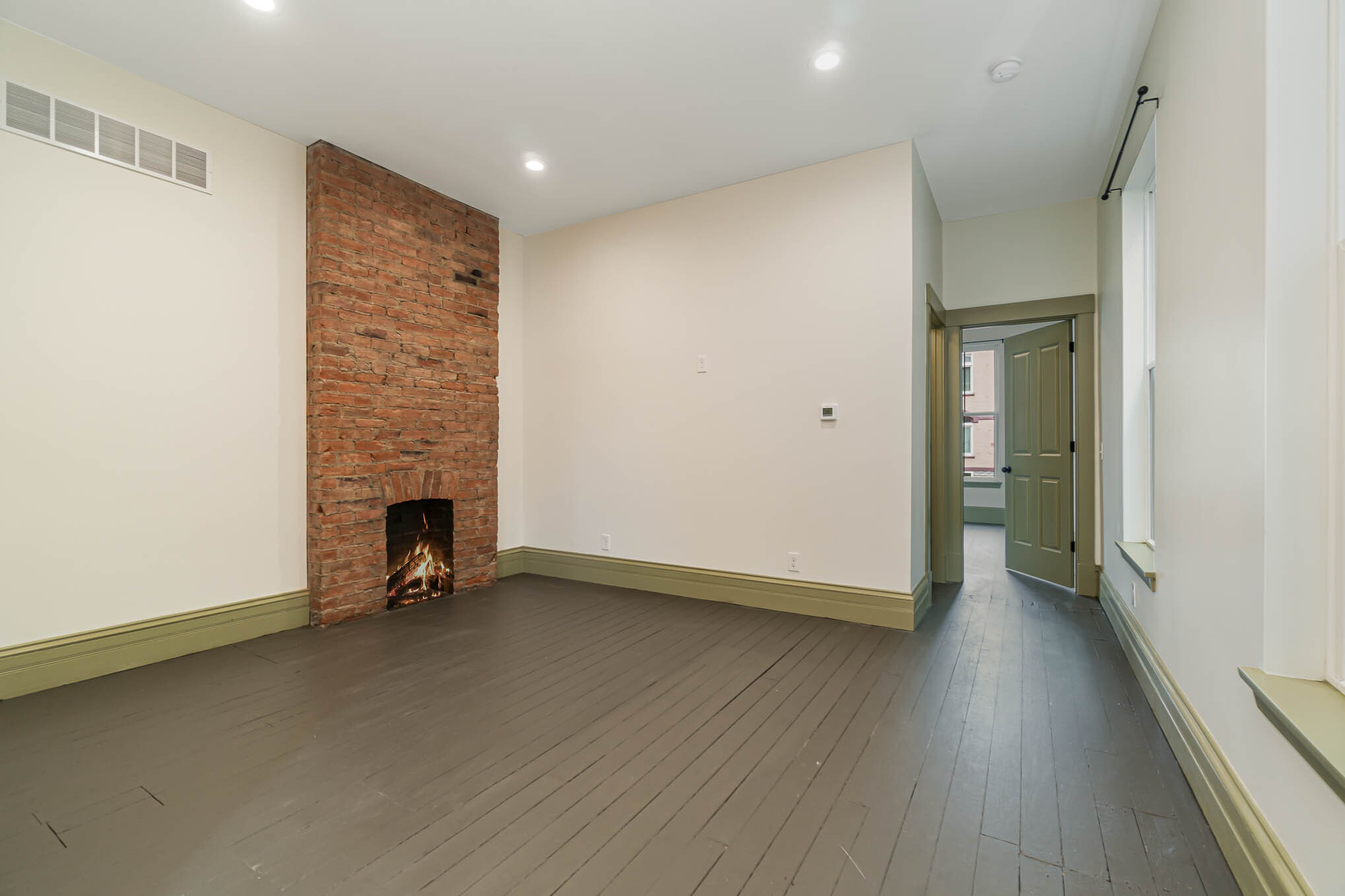 Building Photo - 1563 Holman St