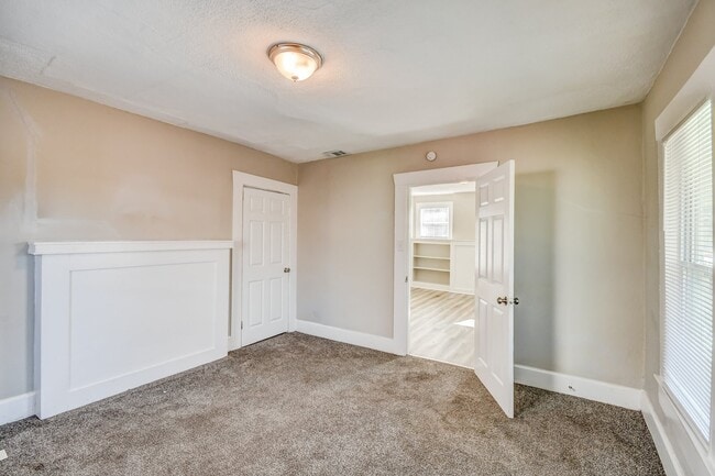 Building Photo - 625 27th St SW