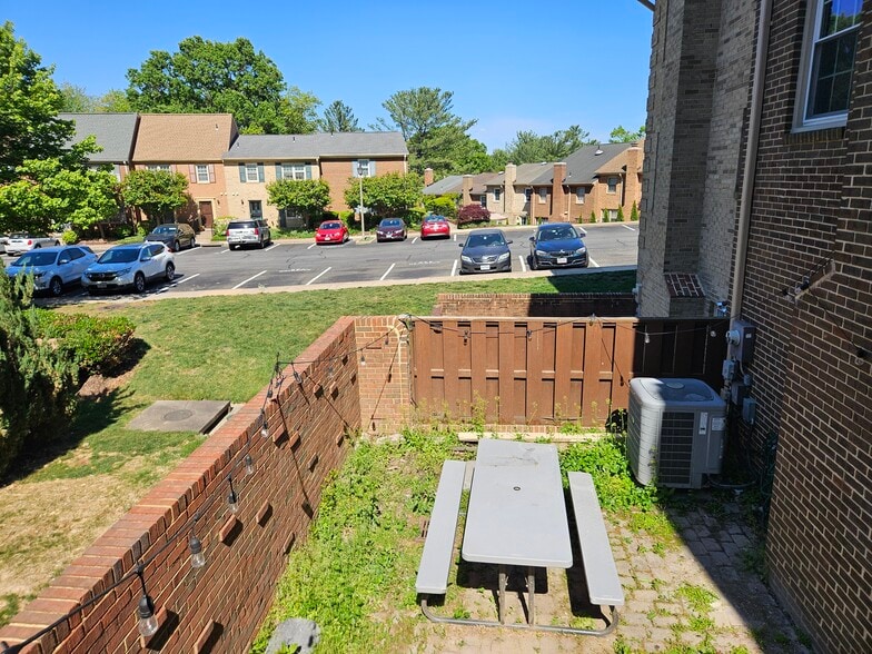 Building Photo - 630 N Armistead St