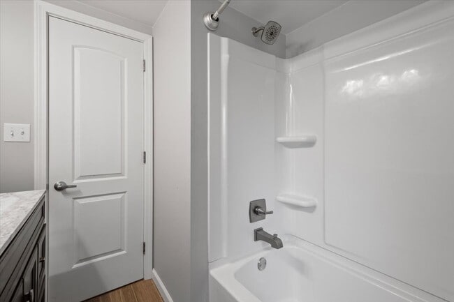 Building Photo - 3635 Poplar Ave