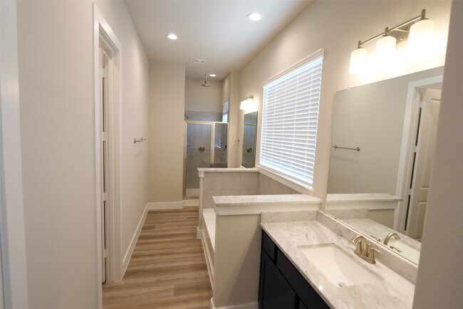 Building Photo - 9004 Lonestar Creekbend Ln