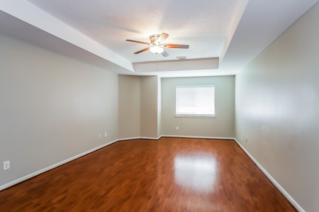 Building Photo - 4223 Pathway Ct