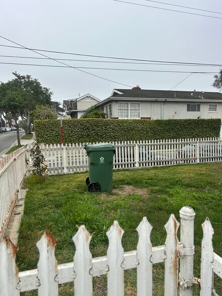 Building Photo - 4600 W 170th St