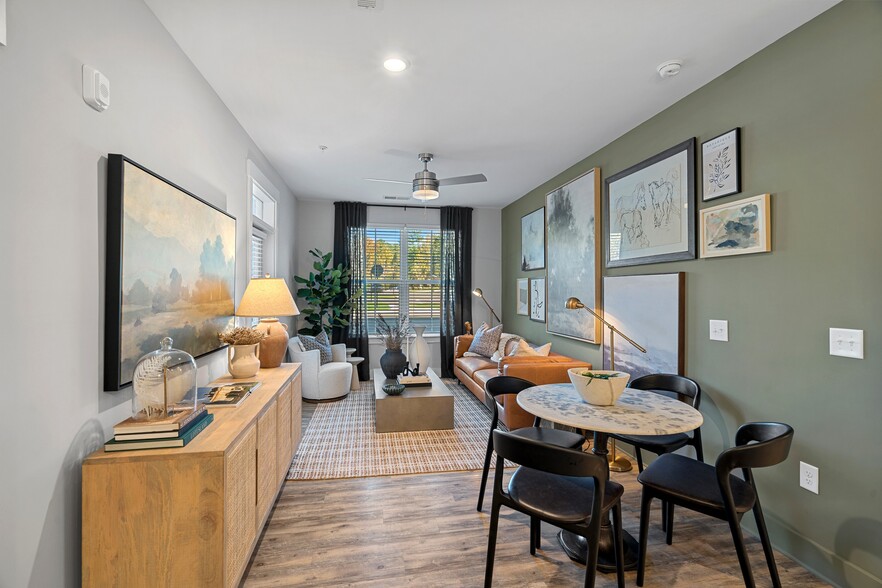 Building Photo - Hawthorne at Traditions