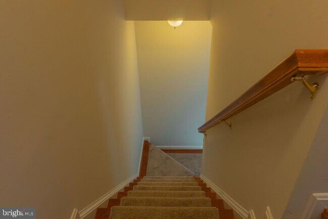 Building Photo - 9836 Plaza View Way