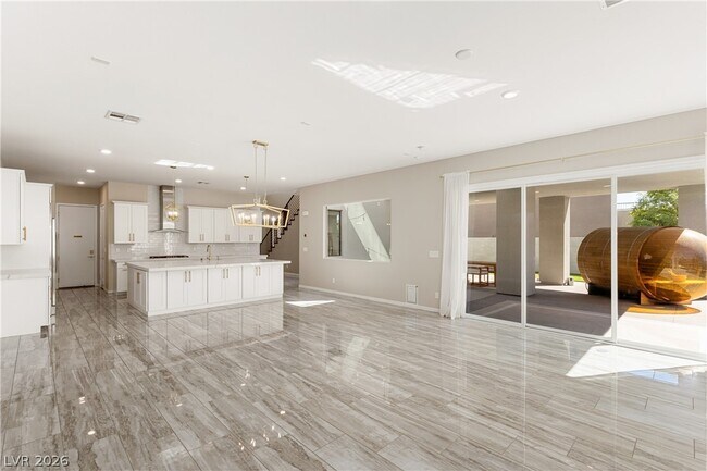 Building Photo - 10277 Green Ember Dr