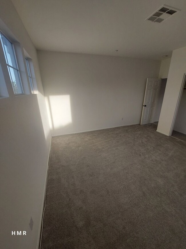 Building Photo - Stunning Two-Story Home with 4 Bedrooms an...