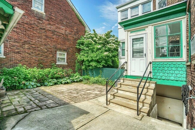 Building Photo - 57 Highwood Terrace