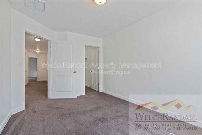 Building Photo - 15271 S Reins Wy