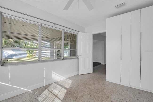 Building Photo - 765 56th Ave S