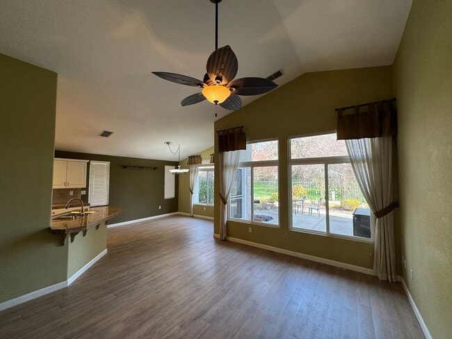 Building Photo - DEL WEBB 55+ Adult Community in Roseville!