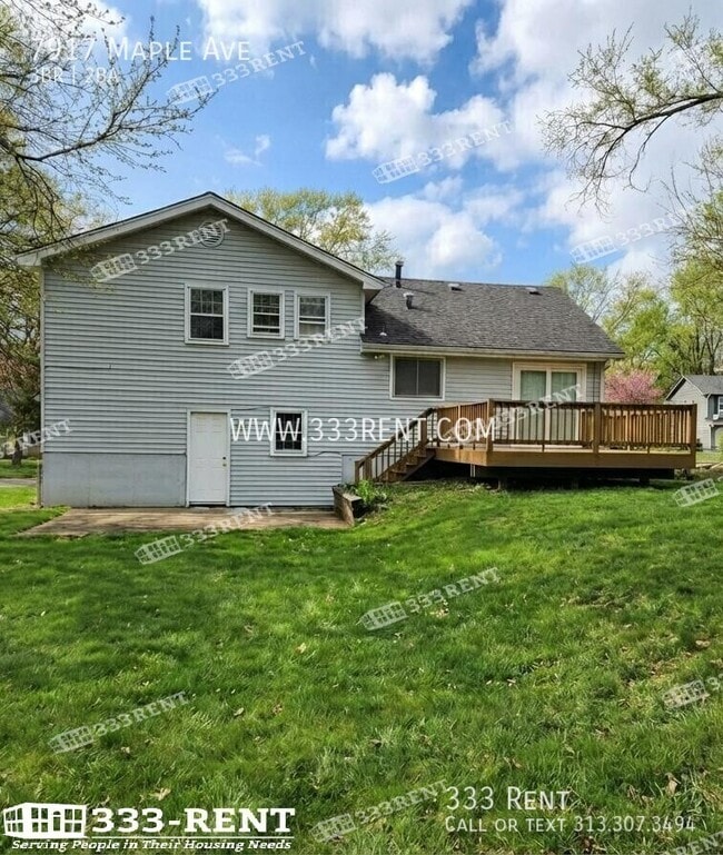 Building Photo - 7917 Maple Ave