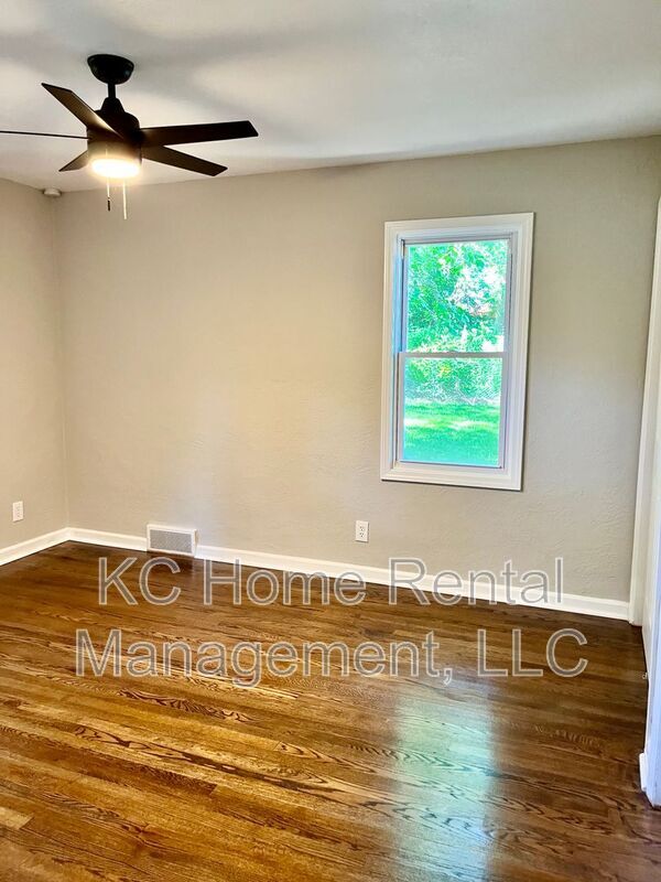 Building Photo - 4514 Monroe Ave