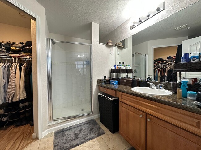 Building Photo - ANNUAL RENTAL - POSITANO PLACE 2 BED / 2 BATH