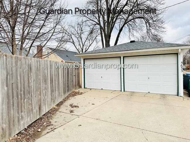 Building Photo - Immaculate Condition South Minneapolis Hom...