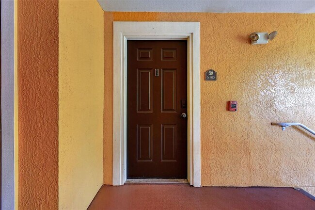 Building Photo - 5467 Vineland Rd