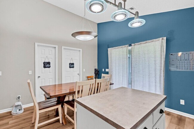Building Photo - Charming Ranch in Weatherstone