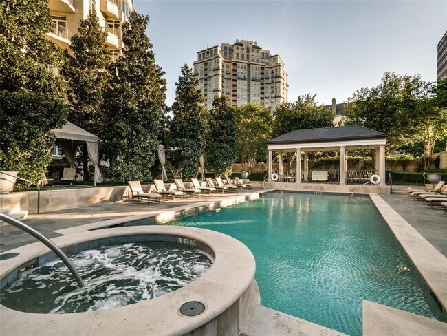 Building Photo - 3505 Turtle Creek Blvd