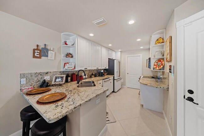 Building Photo - 2117 Tigris Dr