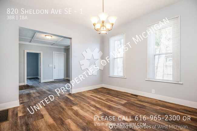 Building Photo - Available Now | 3 Bedroom 1 Bath Lower Lev...