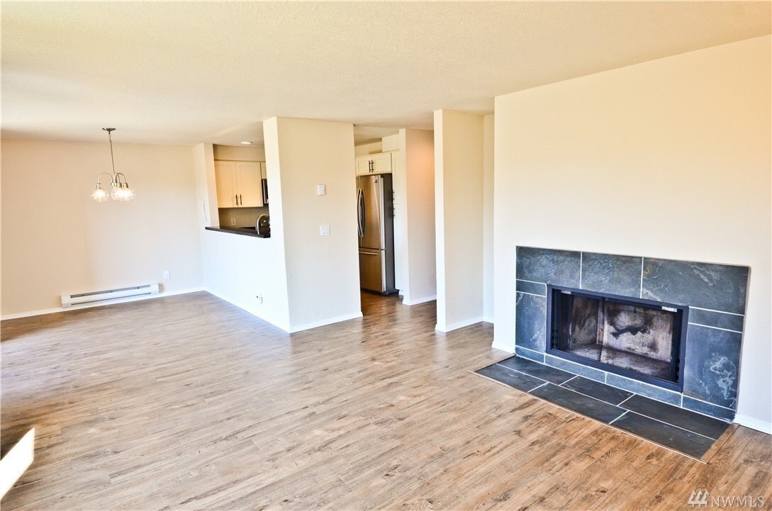 Building Photo - 1315 S Puget Dr