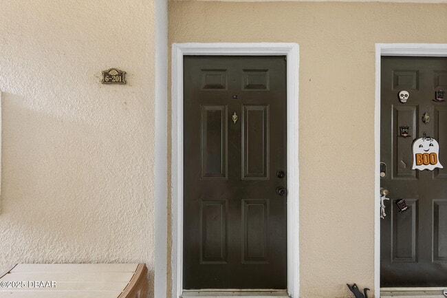 Building Photo - 940 Village Trail