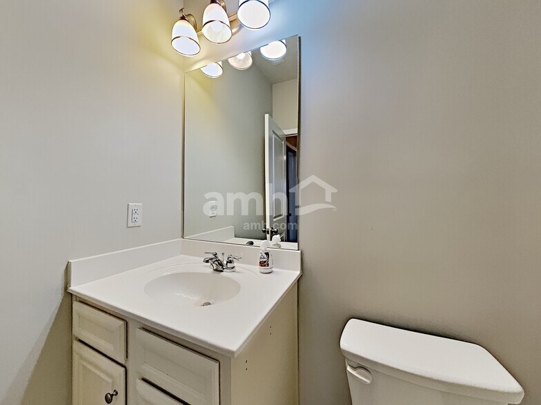 Building Photo - 3876 Woodoats Cir