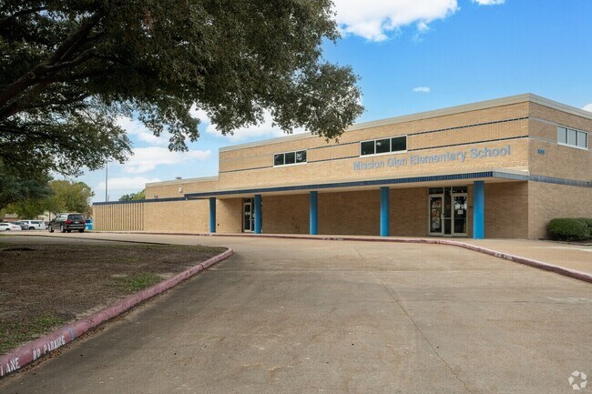Building Photo - 7310 Arista Dr