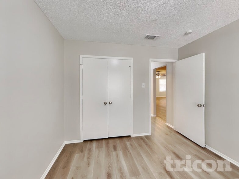 Building Photo - 2710 Jewell Dr