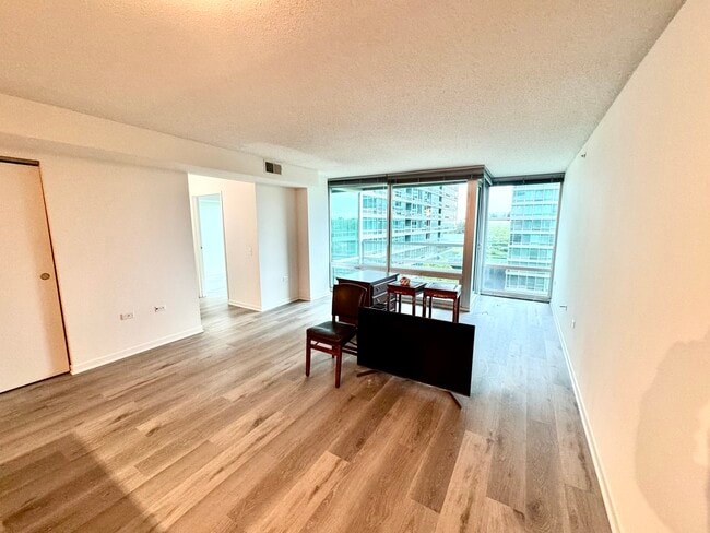 Building Photo - 9725 Woods Dr