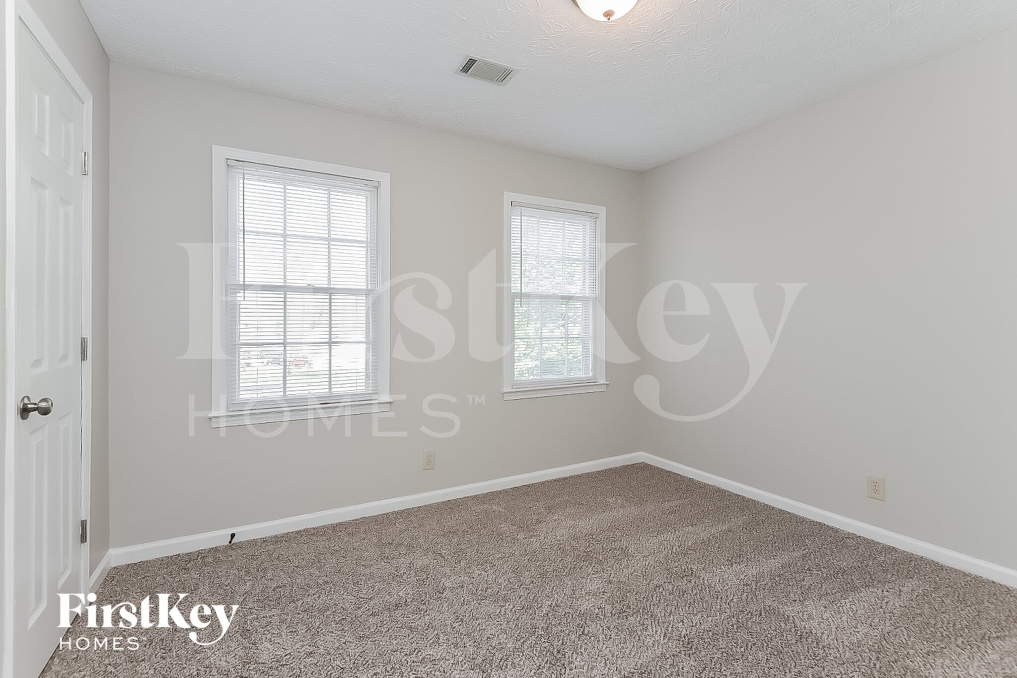 Building Photo - 5029 Shelley Ct NE