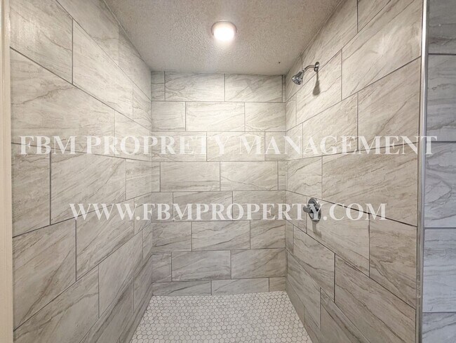 Building Photo - 1103 Scarlet Oaks Cir