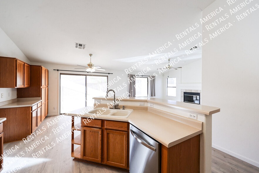 Building Photo - 6911 W Monte Lindo