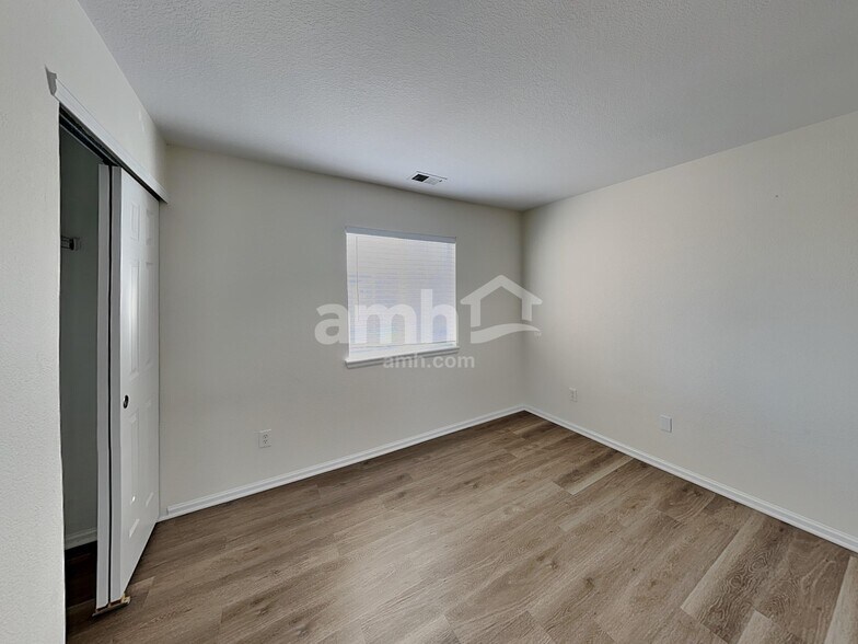 Building Photo - 5075 Pelican St