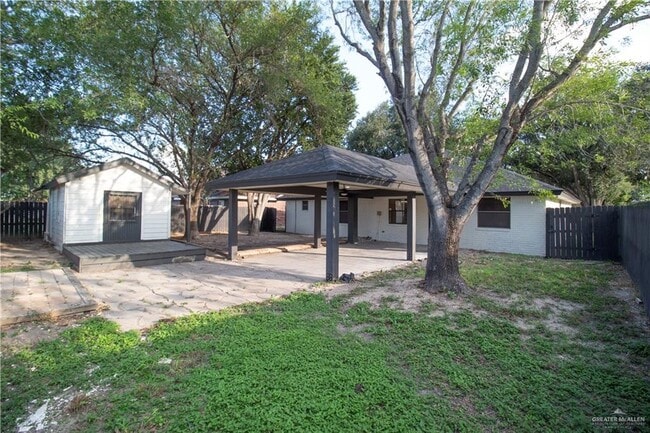 Building Photo - 22 Gloria Ann Dr