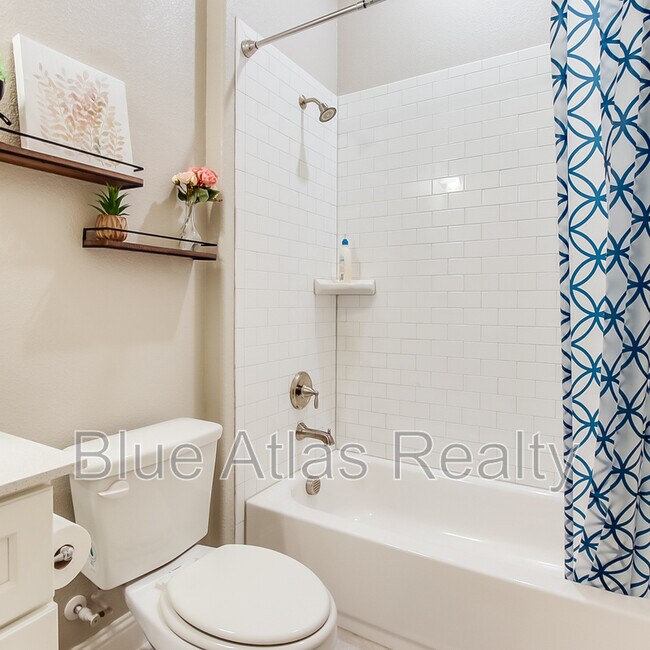Building Photo - 4001 Bear Creek Ct
