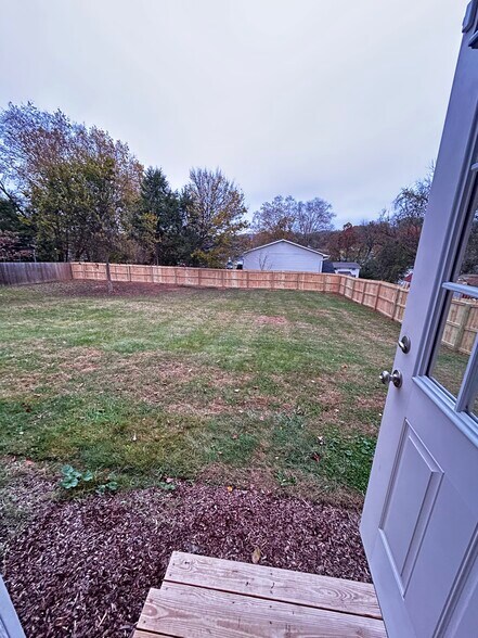 Building Photo - 4214 Englewood Blvd