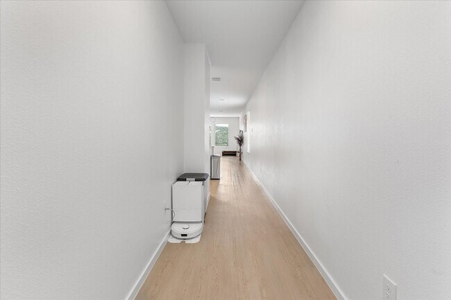 Building Photo - 1930 Wild Orch Ln