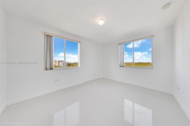 Building Photo - 2701 SW 3rd Ave