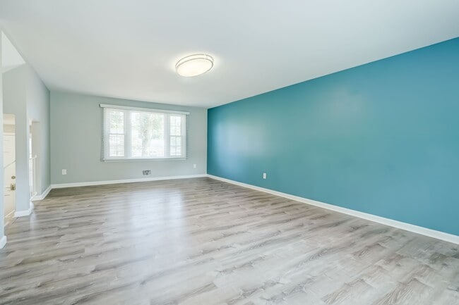 Building Photo - 161 Railroad Mills Rd