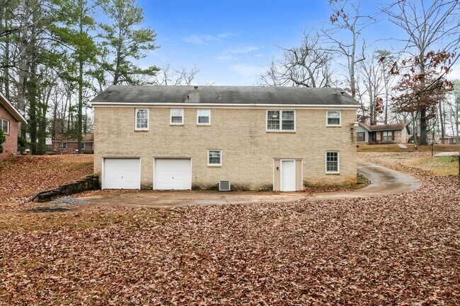 Building Photo - 3001 Green Grove Cir NE