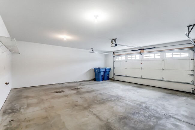 Building Photo - Victory Place Villas - 2 Bedroom, 2 Bathroom