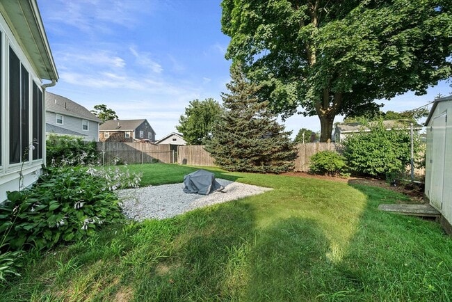 Building Photo - 8 Petrel Rd